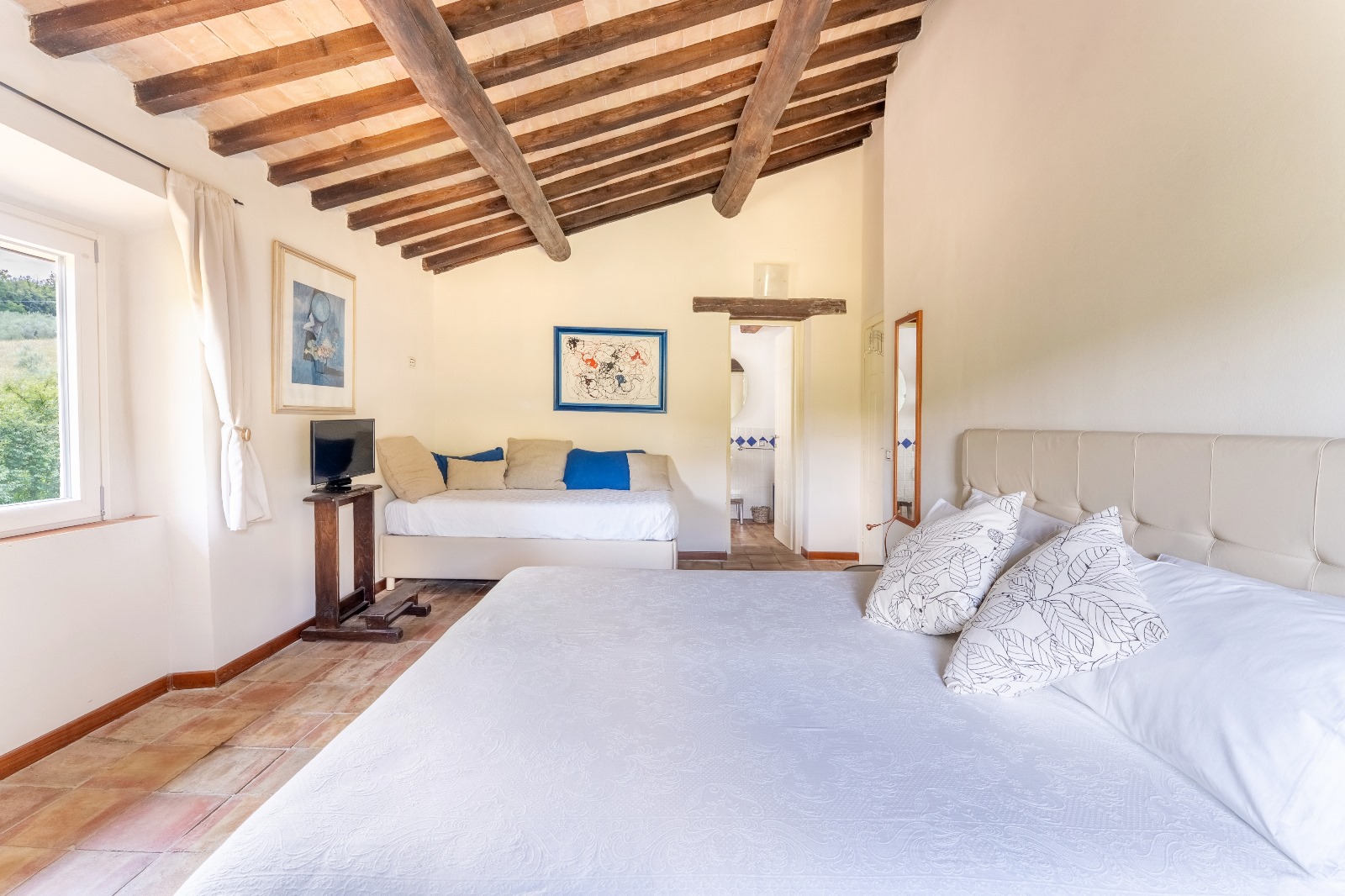 WhatsApp Image 2025-09-04 at 18.03.54 (1)